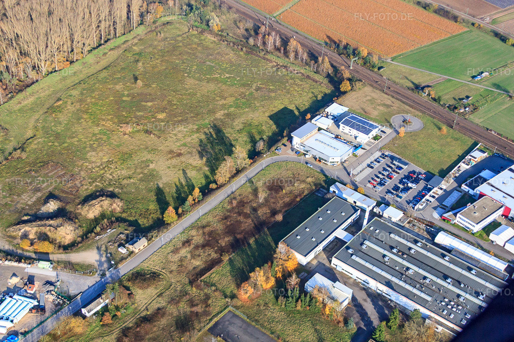 Luftbild: Gewerbegebiet Siemensstraße mit Tombor GmbH und Hartmann & König Stromzuführungs AG im Ortsteil Neudorf in Graben-Neudorf im Bundesland Baden-Württemberg in Deutschland. Foto: IMG_61035.jpg vom 18.11.2013 durch Werner Riehm/FLY-FOTO.deAuflösung des Originals: 4752 x 3168 pxKFZWERKSTATT.IO