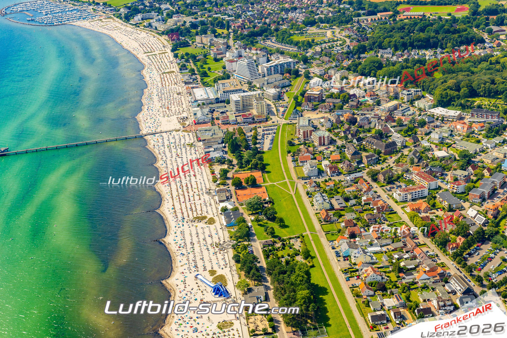 Neue Luftbildaufnahme der Stadt Grömitz - Das Luftbild wurde 2025 vom UL-Flugzeug heraus erstellt ( keine Drohnenaufnahme ) - Hochauflösende Luftaufnahme - für Wandbilder und großformatige Ausdrucke geeignet. Das besondere Geschenk!Hier alle&nbsp;Infos zur Lizenzierung der LuftaufnahmeWir fliegen auch dieses Jahr wieder in Ihre Region um Luftbilder zu erstellen.- Luftbild anfragen