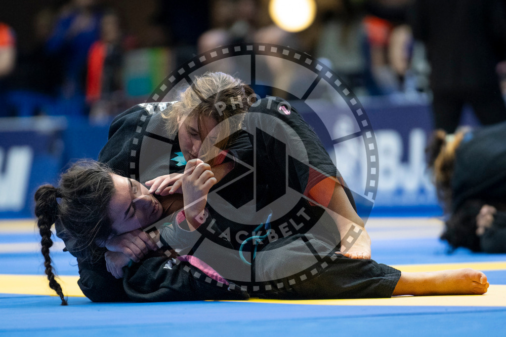20240121PBB5287-2 | Fighters compete during the second day of the IBJJF European Championship in Paris, France, on January 21, 2024.