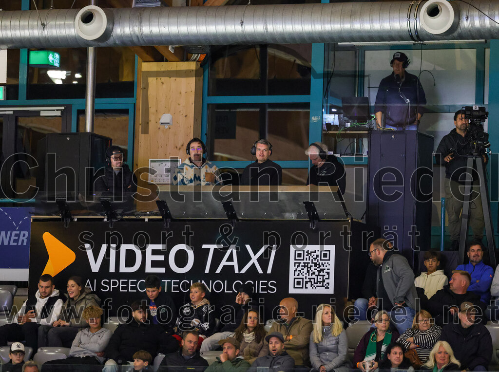 2025-09-26_118_TSV_Erding_gegen_SC_Riessersee | Erding, Deutschland, 26.09.2025:Eishockey, Oberliga Süd 2025 / 2026, 3. Spieltag, TSV Erding gegen SC Riessersee, Endergebnis: 3:5Foto: Christian Riedel / fotografie-riedel.net