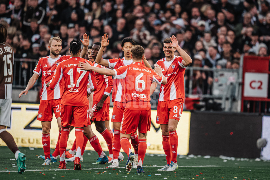 Fußball | Männer | Saison 2025/2026  | Fußball-Bundesliga | 29. Spieltag | FC St. Pauli vs. FC Bayern München | 11.04.2026 | Torjubel Leon Goretzka (#8, FC Bayern München) rechts