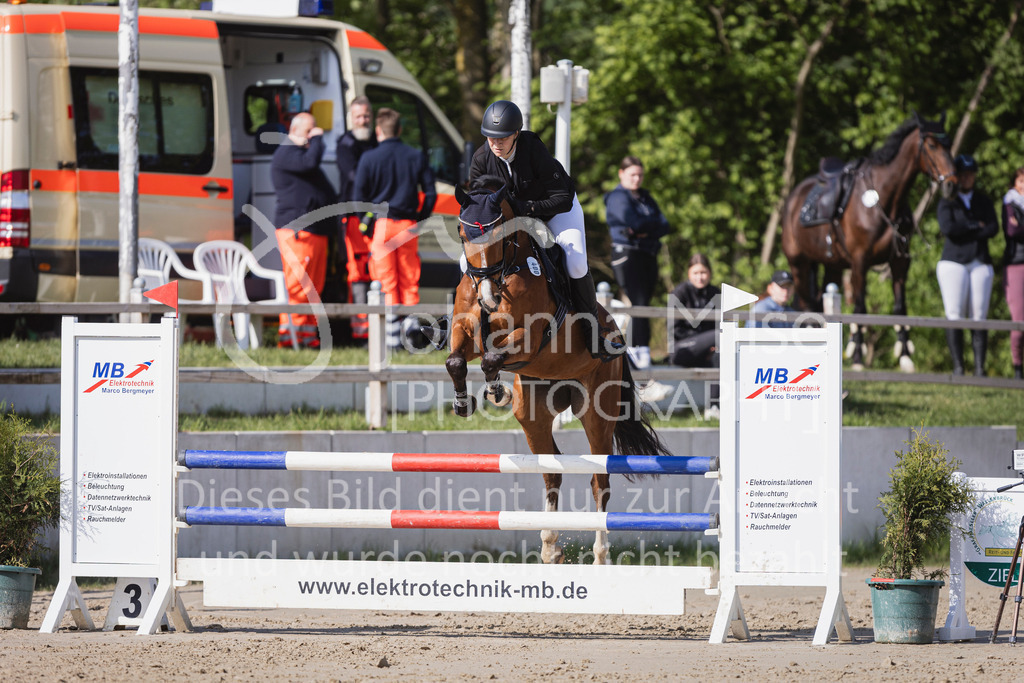 250503_SpengeW_A2-Spr-670 | Deine schönsten Turniermomente als professionelle Fotos! Entdecke hochwertige Pferdesport-Fotografie im Online-Shop. Jetzt Fotos finden & bestellen!