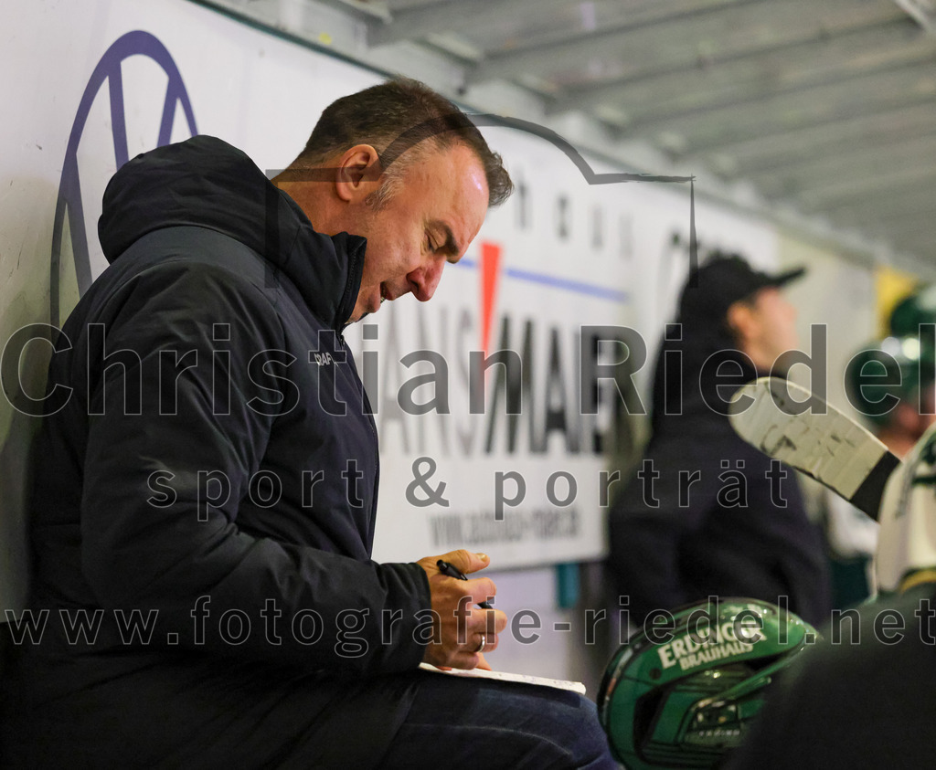 2026-02-15_128_TSV_Erding_gegen_EC_Peiting | Erding, Deutschland, 15.02.2026:Eishockey, Oberliga Süd 2025 / 2026, 47. Spieltag, TSV Erding gegen EC Peiting, Endergebnis: 4:5Teamchef Thomas Daffner (Erding Gladiators)Foto: Christian Riedel / fotografie-riedel.net