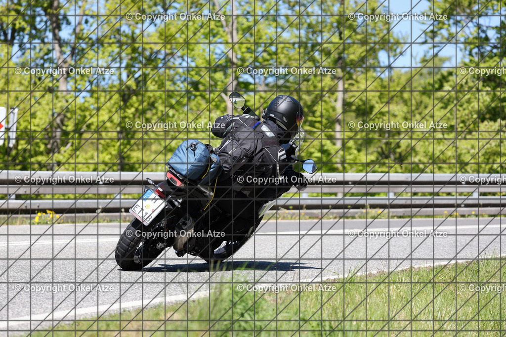 IMG_9857 | Fotograf am Kyffhäuser. Onkel Atze. Kyffhäuser Rennstrecke. Café36. Motorsportfotografie. - Realisiert mit Pictrs.com