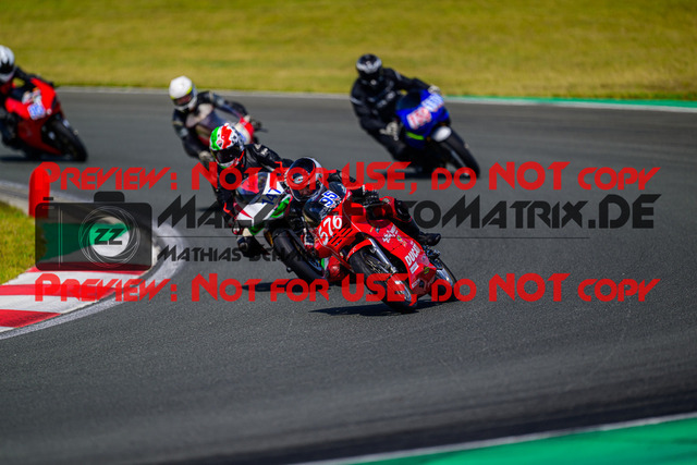 MaZZes_FotoMatrix_240725_6007705_5528 | BLAU