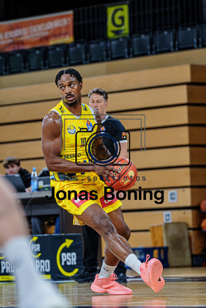 Basketball I Herren I Saison 2026-2027 I Testspiel I RASTA Vechta - EWE Baskets Oldenburg I 48662 | jns.sportfotos - Realisiert mit Pictrs.com