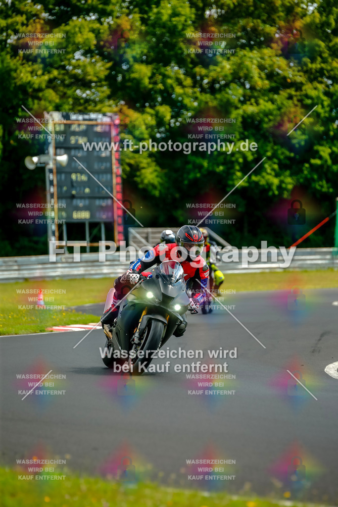 VBK-4797 | Hier findet Ihr Bilder von Touristenfahrten auf der Nürburgring Nordschleife oder von anderen Veranstaltungen die ich besucht habe. Viel Spass beim Durch Schauen 