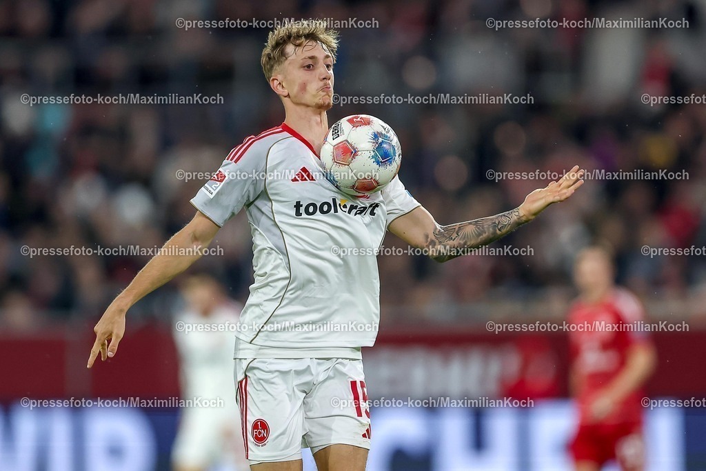 F9503102501118 | 03.10.2025, Fußball, Fortuna Düsseldorf - 1.FC Nürnberg, 2. Fußball Bundesliga, Merkur Spiel-Arena, Saison 2025 2026: Tim Drexler (1FC Nuernberg #15)  DFB regulations prohibit any use of photographs as image sequences and or quasi-video.