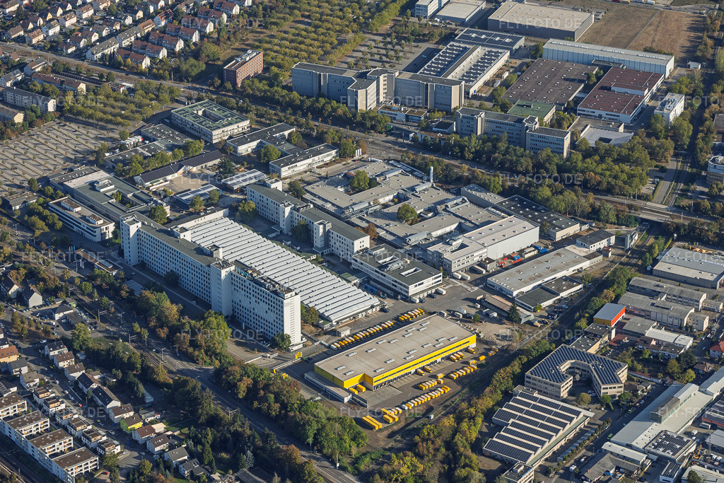 Luftbild: Siemens AG, Fertigungs- und Entwicklungsstandort Karlsruhe im Ortsteil Knielingen in Karlsruhe im Bundesland Baden-Württemberg in Deutschland. – Foto: IMG_159638.jpg vom 27.09.2026 durch Werner Riehm/FLY-FOTO.de – Auflösung des Originals: 5788 x 3859 px – WWW.SIEMENS.COM