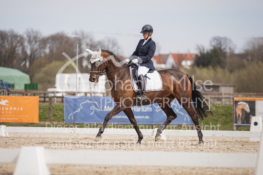 230410_Frühlingsfest_A-Dressur-484 | Deine schönsten Turniermomente als professionelle Fotos! Entdecke hochwertige Pferdesport-Fotografie im Online-Shop. Jetzt Fotos finden & bestellen!