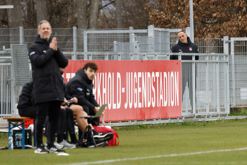 20260412-FCHS04_031 | 1.FC Heidenheim 1846 vs. FC Schalke 04, Fußball, U19, A-Junioren, NWL, U19-DFB-Nachwusliga, 2025/2026, 8. Spieltag, 12.04.2026 in Heidenheim, Walter-Birkhold-Jugendstadion (Foto: Michael Bulling) - Realisiert mit Pictrs.com