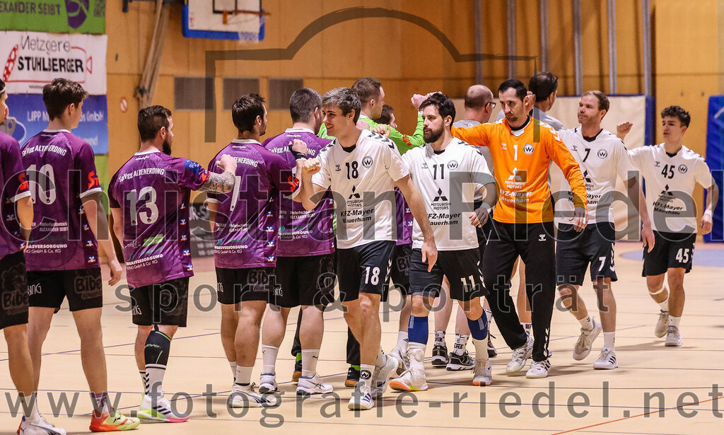 2025-02-15_005_SpVgg_Altenerding_gegen_SVW_Burghausen | Erding, Deutschland, 15.02.2025:Handball, Bezirksoberliga Männer 2024 / 2025, 16. Spieltag, SpVgg Altenerding gegen SVW Burghausen, Endergebnis: 32:31Tim Steininger (SpVgg Altenerding, #10), Sebastian Forster (SpVgg Altenerding, #13), Simon Rüdiger (SpVgg Altenerding, #7), Thomas Reitmeier (SVW Burghausen, #18), Cristian Mihai Toth (SVW Burghausen, #11), Torwart Almin Bojic (SVW Burghausen, #1), Martin Gizler (SVW Burghausen, #7), Florian Staudhammer (SVW Burghausen, #45)Foto: Christian Riedel / fotografie-riedel.net