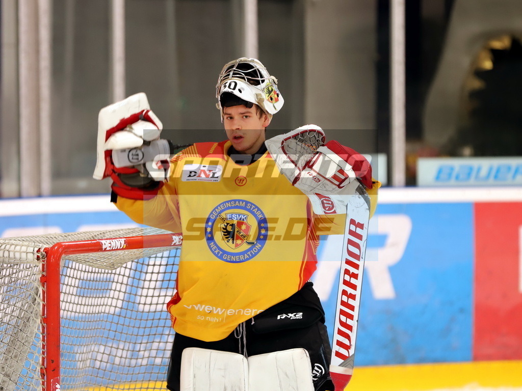 Timotej Pancur - ESVK | Timotej Pancur - ESVK - Realisiert mit Pictrs.com