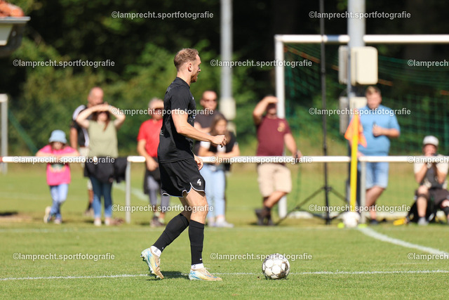 Fußball I Herren I Saison 2025-2026 I Verbandsliga Süd I 7. Spieltag I SV Schackendorf - SV Azadi Lübeck I 06.09.2025.038 | Dustin Thiel (4, SV Azadi Lübeck) - Realisiert mit Pictrs.com
