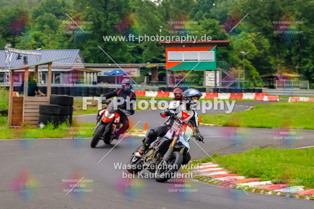 VBK-6260 | Hier findet Ihr Bilder von Touristenfahrten auf der Nürburgring Nordschleife oder von anderen Veranstaltungen die ich besucht habe. Viel Spass beim Durch Schauen 