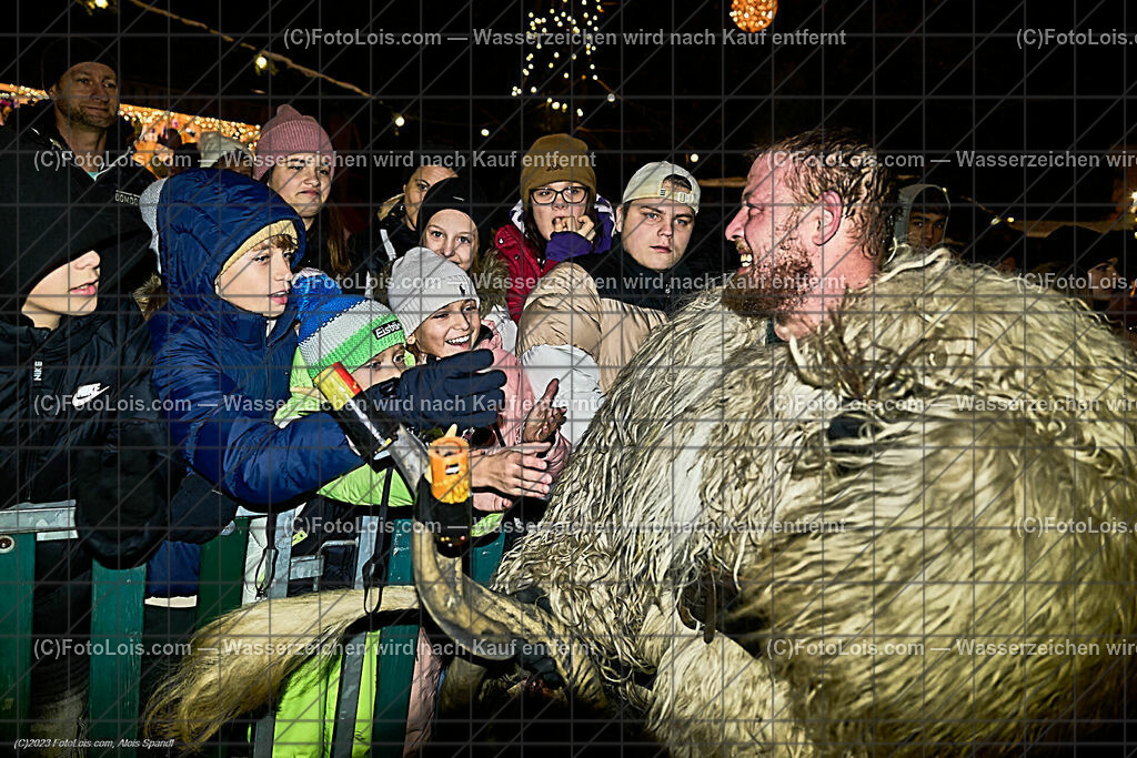 ALP5393_WIESELBURGER ADVENT_Perchtenlauf | (C)FotoLois.com, Alois Spandl, WIESELBURGER ADVENT, Perchtenlauf, So 10. Dez. 2023.