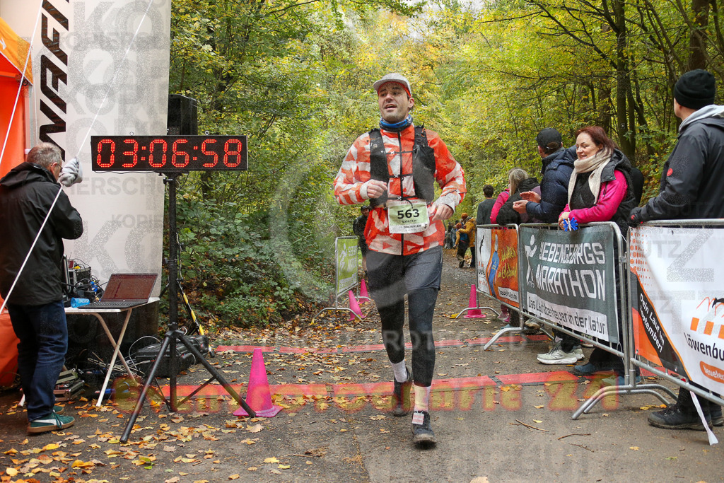 251026_1308_EX1_2625 | Sportfotografie im Rhein-Sieg Kreis, Köln, Bonn, NRW, Rheinland Pfalz, Hessen, etc. Unser Tätigkeitsfeld umfasst den Laufsport vom Volkslauf über den Marathon, Duathlon, Triathon bis zum Ultralauf wie Kölnpfad Ultra oder Schindertrail.