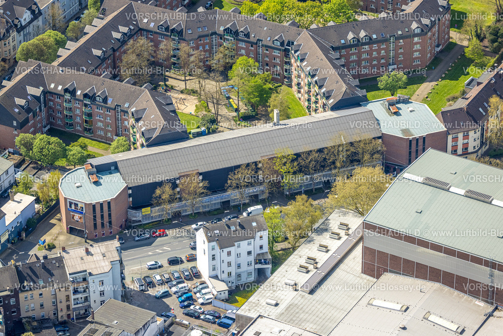 Witten260401907 | Luftbild, Parkhaus und Einkaufs-Fachgeschäfte mit Grodi GmbH an der Ardeystraße, Baustelle Fassadenverkleidung, Wohngebiet Winkelstraße, Witten, Ruhrgebiet, Nordrhein-Westfalen, Deutschland