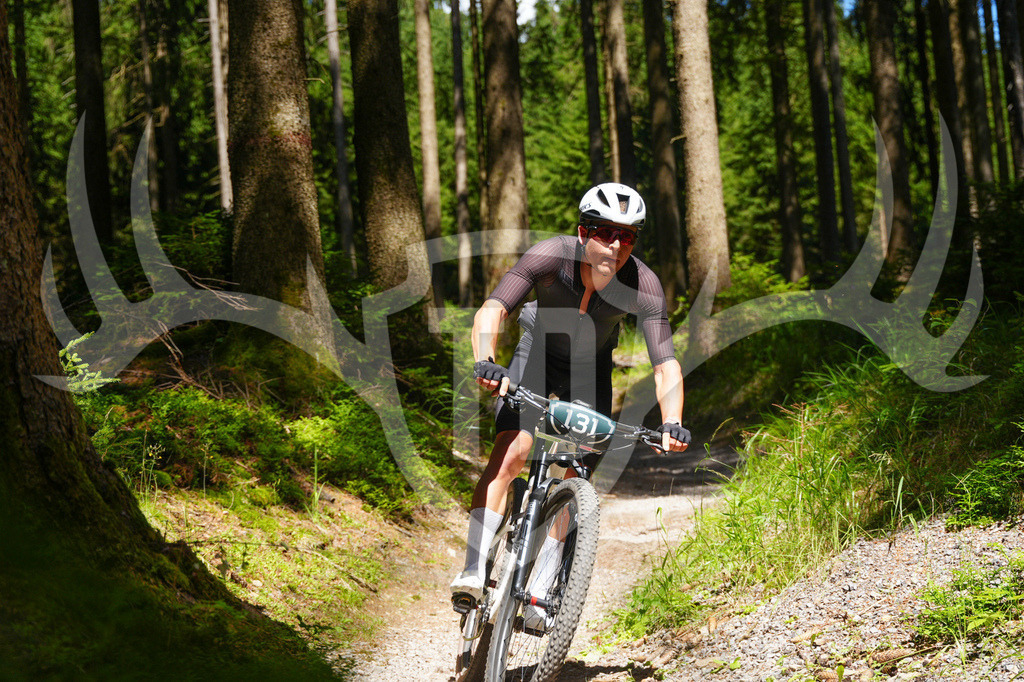 FC603853 | Fotogalerie der Treibjagd im Dunkelwald - Dein MTB Etappenrennen im Erzgebirge - Realisiert mit Pictrs.com