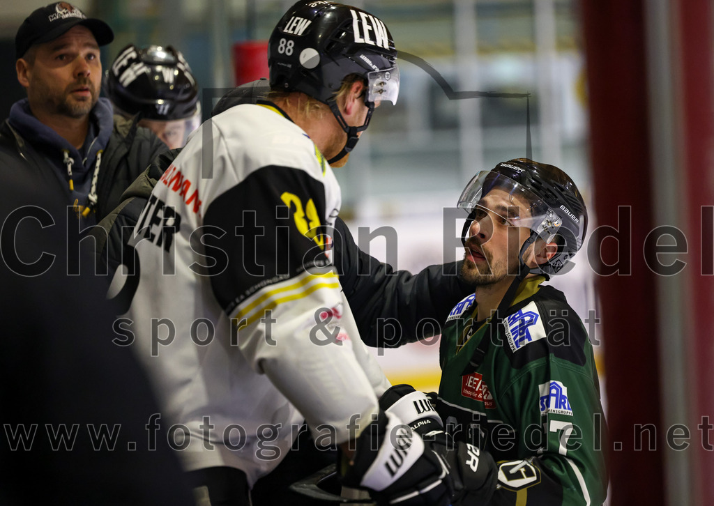 2022-12-23_157_TSV_Erding_gegen_EA_Schongau | Erding, Deutschland, 23.12.2022:
Eishockey, Bayernliga 2022 / 2023, 22. Spieltag, TSV Erding gegen EA Schongau, Endergebnis: 

Foto: Christian Riedel / fotografie-riedel.net