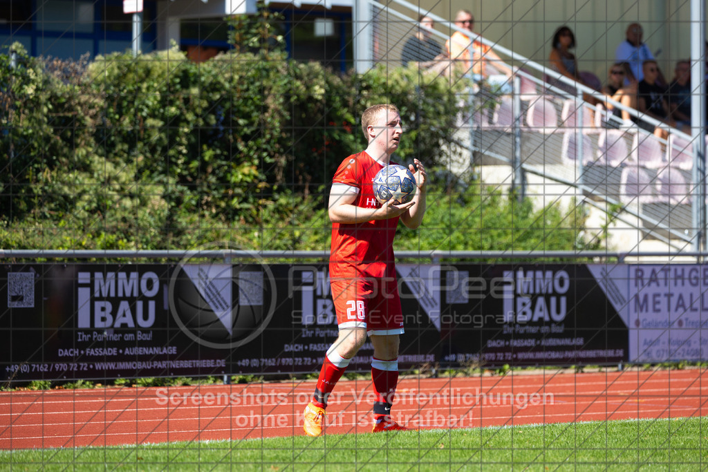 20260906_133415_0154_(c)_by_PhotoPeet | #,1.FC Donzdorf II (rot) vs. SGM Jebenhausen-Bezgenriet (weiß), Fußball, Kreisliga A3 - Bezirk Neckar/Fils, 02. Spieltag, Saison 2026/2027, Rasenplatz Lautertal Stadion, Süßener Straße 16, 73072 Donzdorf, 06.09.2026 - 13:00 Uhr,Foto: PhotoPeet / Sport- &amp; Eventfotografie / Peter Harich