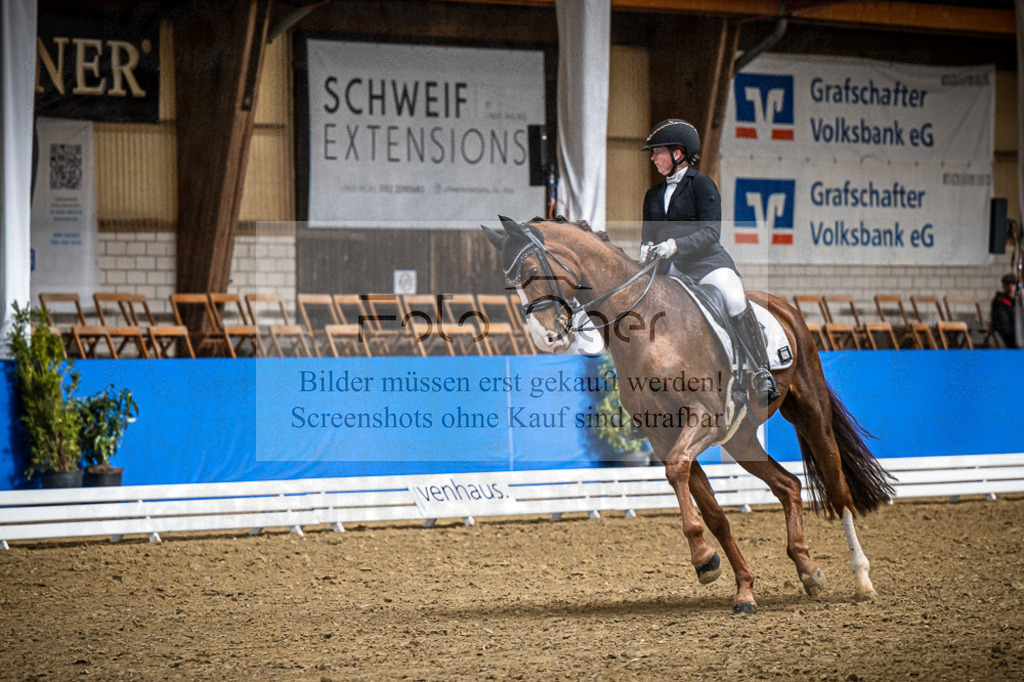 DOS_1188 | Entdecke hochwertige Reitturnierfotos von Foto Oger. Professionell, emotional und authentisch – jetzt Lieblingsmomente im Shop bestellen.Deutschlandweite Turnierfotografie. - Realisiert mit Pictrs.com