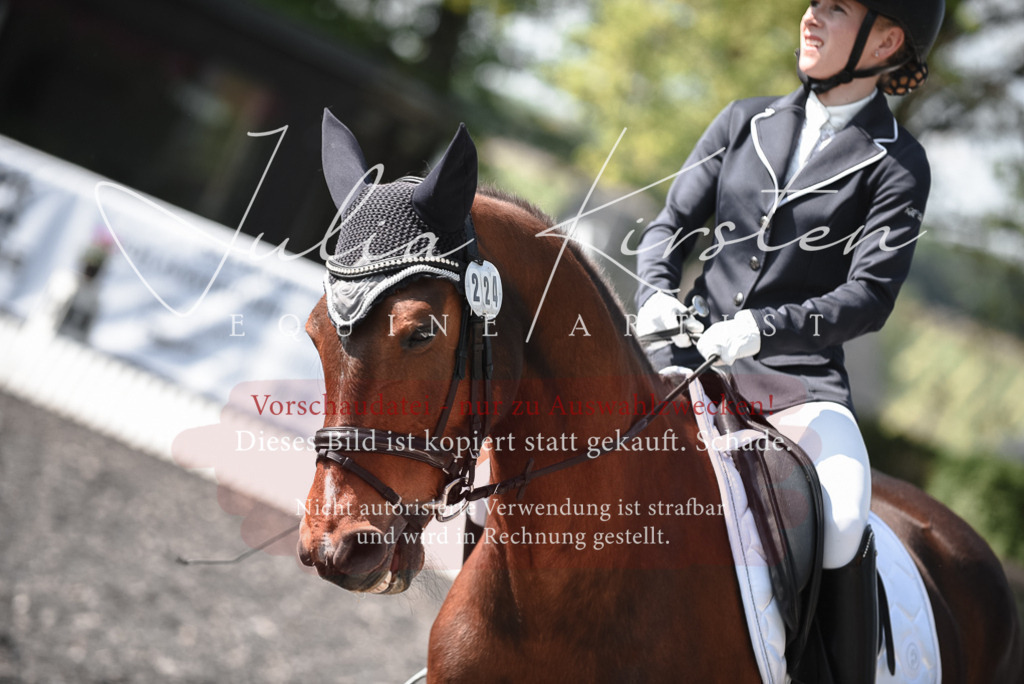 20230513_JK-Röhrsdorf-14-336 | Pferde- und Turnierfotografie in Westsachsen. Pferdeportraits, Auftragszeichnungen und intuitive Kunst.