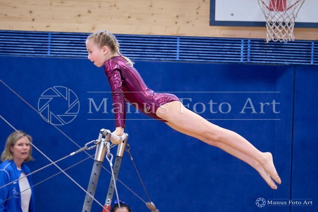 2024-04-19-2-2-B-DSC00624 | Professionelle Sportfotografie in Hamburg, Schleswig-Holstein und Niedersachsen – spezialisiert auf Rhönrad, Geräteturnen, Leistungsturnen und rhythmische Sportgymnastik. Bundesweite Begleitung von Rhönrad-Events. Jetzt Sport-Fotos - Realisiert mit Pictrs.com