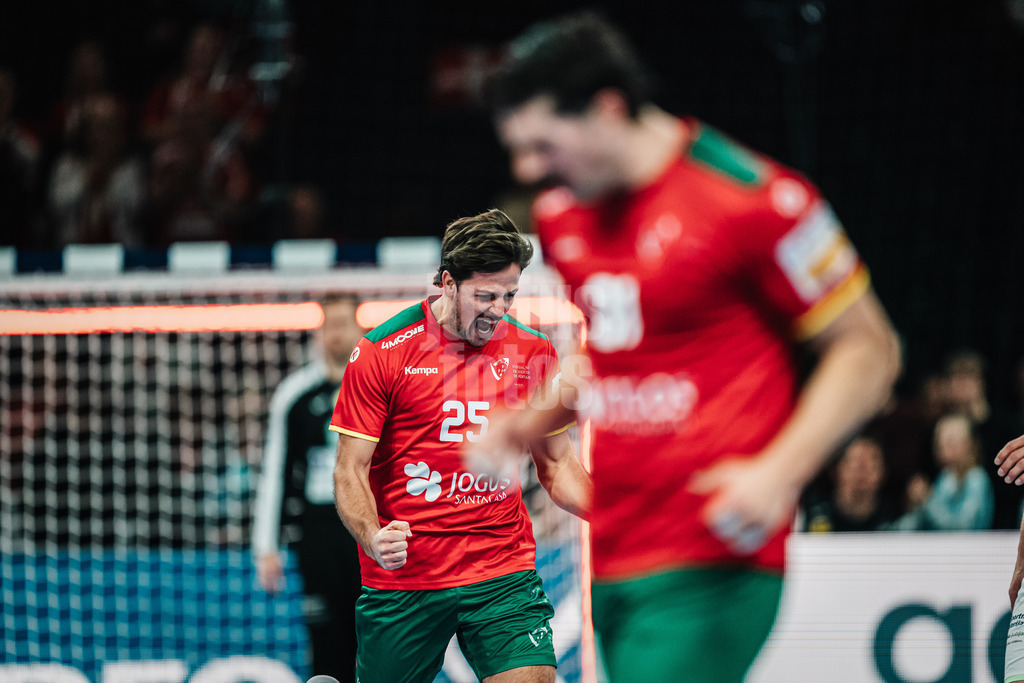 Handball | Herren | EHF EURO 2024 | European Championshop Men 2024 Final Tournament | Slowenien vs. Portugal | 19.01.2024 | Antonio Areia (#25, Portugal, POR) beim Jubel