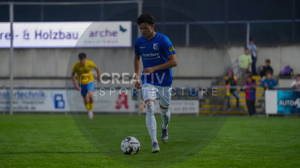 Fußball, Herren, Saison 2025/2026, Regionalliga Nordost, 6. Spieltag, FSV 63 Luckenwalde vs. VSG Altglienicke, Freitag 28.08.2025, Werner-Seelenbinder-Stadion Luckenwalde | Fußball, Herren, Saison 2025/2026, Regionalliga Nordost, 6. Spieltag, FSV 63 Luckenwalde vs. VSG Altglienicke, Freitag 28.08.2025, Werner-Seelenbinder-Stadion Luckenwalde, Im Bild: Julien Friedrich (Altglienicke) - Realisiert mit Pictrs.com