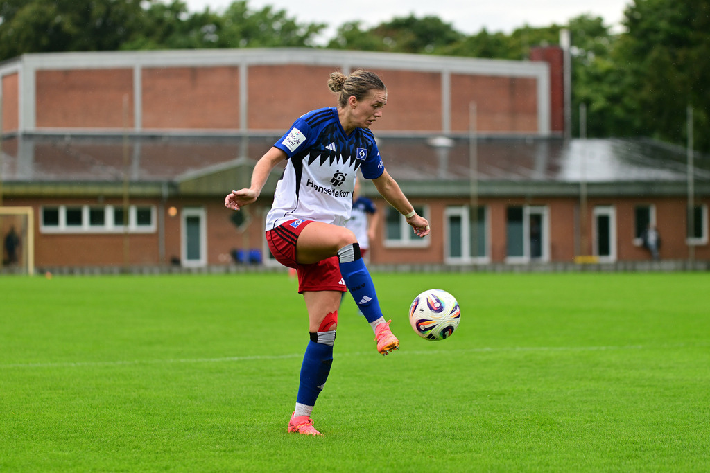 Fußball I Frauen I Saison 2025-2026 I Testspiel I Hamburger SV - FC Viktoria 1889 Berlin | Der Sportfotograf. - Realisiert mit Pictrs.com