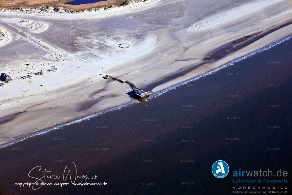 Halligen-Inseln-Weltnaturerbe-Wattenmeer-04-2023-airwatch-wagner-240A0500 | Entdecken Sie atemberaubende Luftbilder und Fotografien auf airwatch.de - Tauchen Sie ein in eine Welt voller faszinierender Aufnahmen aus der Vogelperspektive.