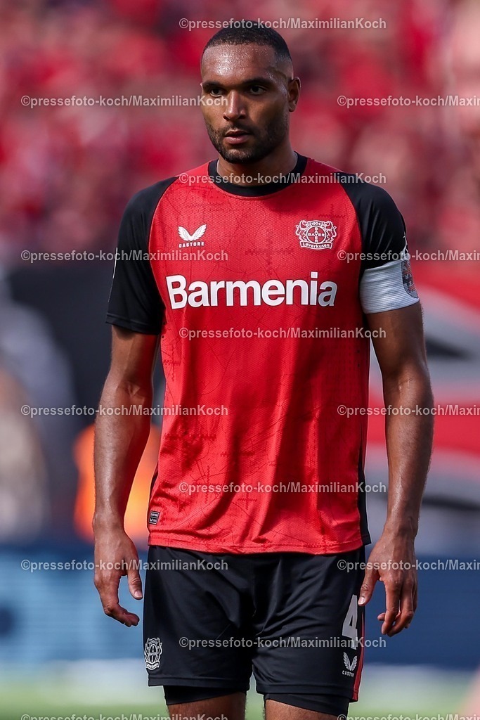 B0411052503445 | 11.05.2025, Fußball, Bayer 04 Leverkusen - Borussia Dortmund, 1. Fußball Bundesliga, 33. Spieltag, BayArena, Saison 2024 2025: Jonathan Tah (Bayer04 Leverkusen #4) DFB regulations prohibit any use of photographs as image sequences and or quasi-video.