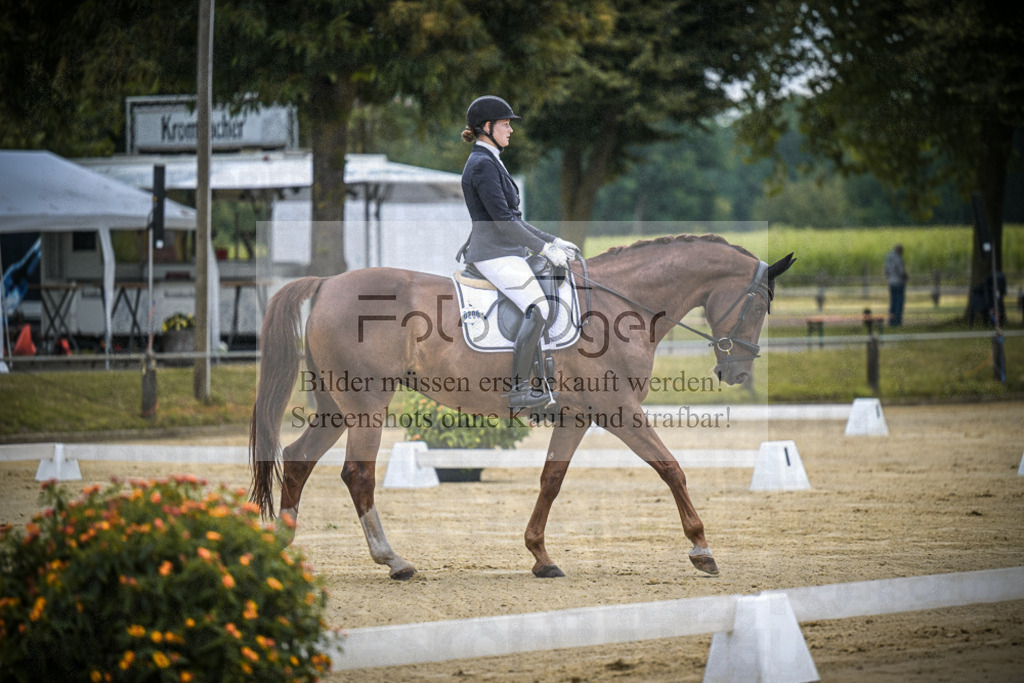 DOS_1481 | Entdecke hochwertige Reitturnierfotos von Foto Oger. Professionell, emotional und authentisch – jetzt Lieblingsmomente im Shop bestellen.Deutschlandweite Turnierfotografie. - Realisiert mit Pictrs.com