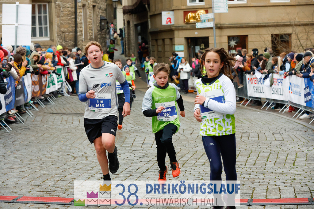 1700m Stadtwerke Jugendlauf | 3 Koenigslauf 2024 1700m Stadtwerke Jugendlauf - Realisiert mit Pictrs.com