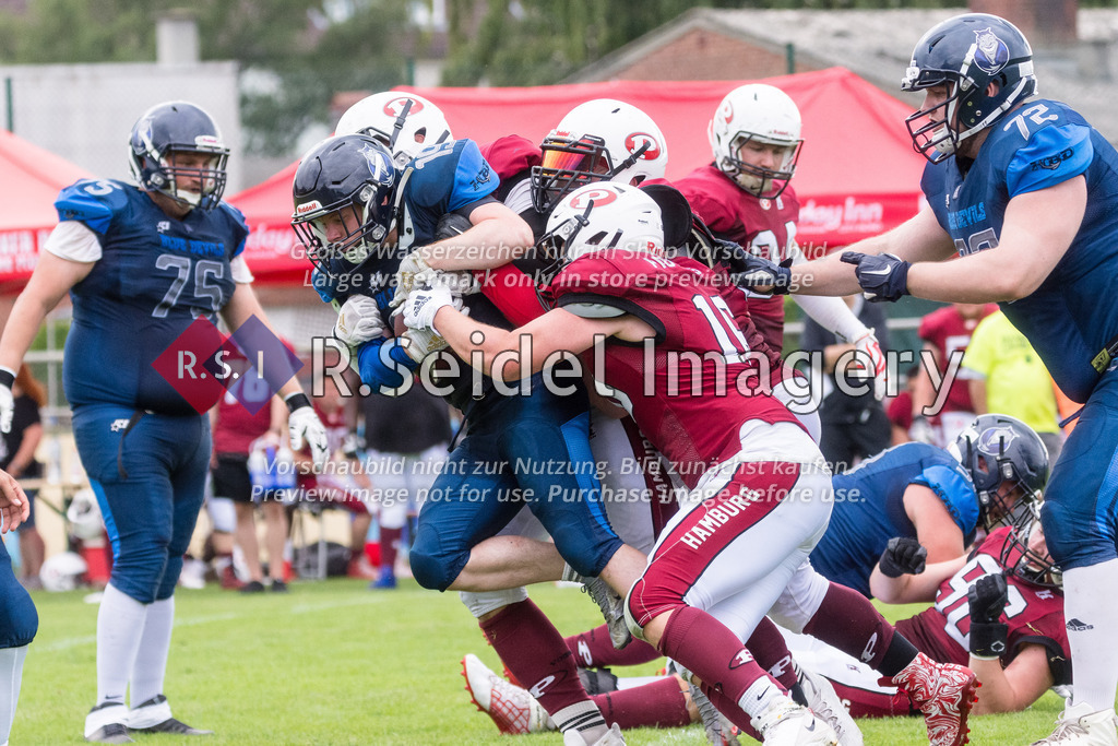 American Football, Saison 2022, Regionalliga Nord, Hamburg Blue Devils - Hamburg Pioneers, Dr.-Hermann-Schnell-Sportplatz (Hamburg), 13.08.2022, 8. Gameweek | Sportfotos aus Hamburg, Eventfotos oder freie Arbeiten von R.Seidel Imagery – einfach online kaufen.