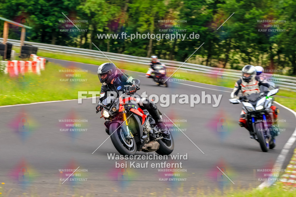 VBK-7492 | Hier findet Ihr Bilder von Touristenfahrten auf der Nürburgring Nordschleife oder von anderen Veranstaltungen die ich besucht habe. Viel Spass beim Durch Schauen 