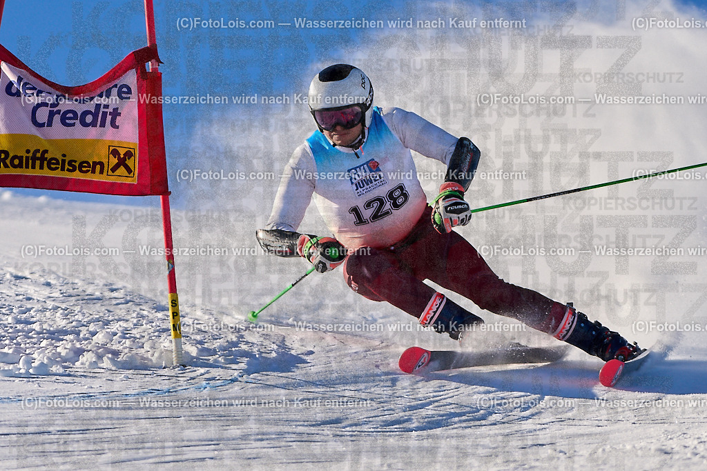ALP4974_MASTERS-Cup_GS-A Herrn_Gajewski-Glodek Jakub | (C)FotoLois.com, Alois Spandl. FIS Masters-Cup Wildschönau, Giant Slalom auf der Piste Schatzberg GS, Siegerehrung auf dem Dorfplatz Niederau, Sa 13. Januar 2024.