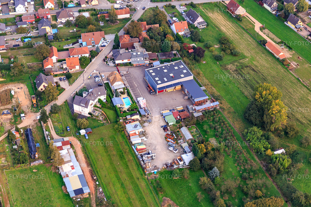 Luftbild: WIEDEMANN in Gries im Bundesland Bas-Rhin in Frankreich. – Foto: IMG_074233.jpg vom 04.10.2014 durch Werner Riehm/FLY-FOTO.de – Auflösung des Originals: 5472 x 3648 px – Entreprise de couverture , Gries , Wiedemann Fils, Strasbourg , Haguenau , Couvreur, Zingueur , Bardage