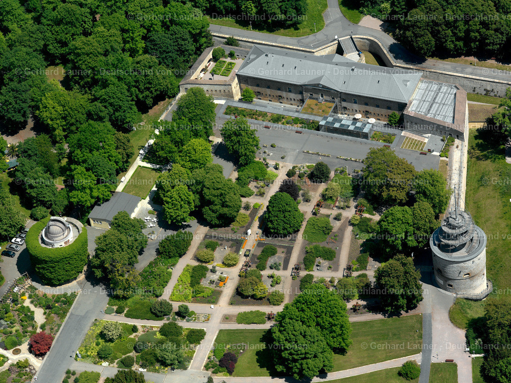 2413849 | Egapark in Erfurt, Parkanlage, Sternwarte, Bäume