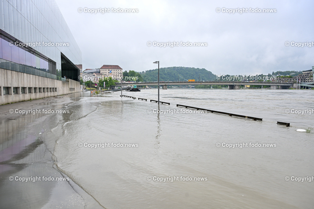 Linz_ Urfahr_ Donau_ Hochwasser_ 04.06.2024-1 | 04.06.2024, Linz, AUT, Urfahr, Hochwasser, im Bild Donau, Donaulaende Linz, Lentos