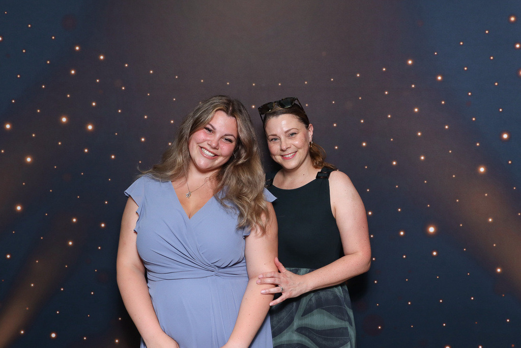 ZD260628112736-7 | Fotoshop von zweidimensional Fotografie. Ihr Fotograf im Aargau. Abzüge von Ihrem Fotobox Event bestellen.Abzüge von Ihrem Hochzeit bestellen.Abzüge von Ihrem Schulfotograf bestellen.