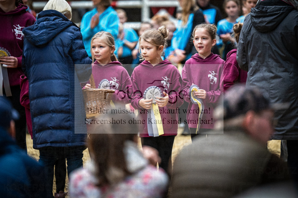 DOS_0216 | Entdecke hochwertige Reitturnierfotos von Foto Oger. Professionell, emotional und authentisch – jetzt Lieblingsmomente im Shop bestellen.Deutschlandweite Turnierfotografie. - Realisiert mit Pictrs.com