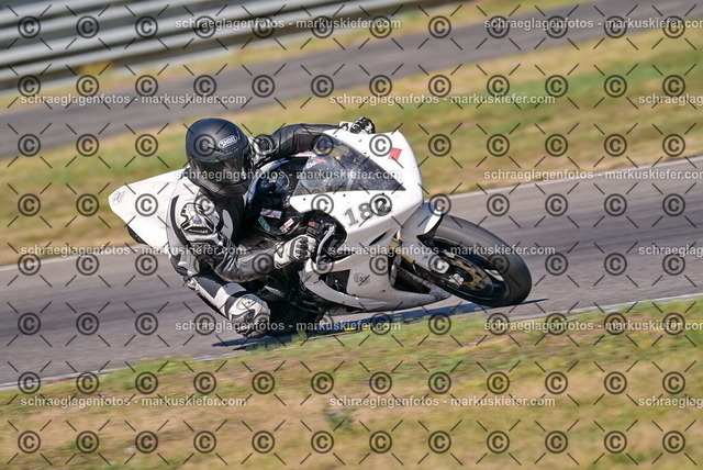 26bt05-0154 | markuskiefer.com - Realisiert mit Pictrs.com