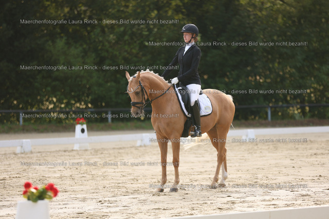 HG9A7201 | laurarinckfotografie - Realisiert mit Pictrs.com