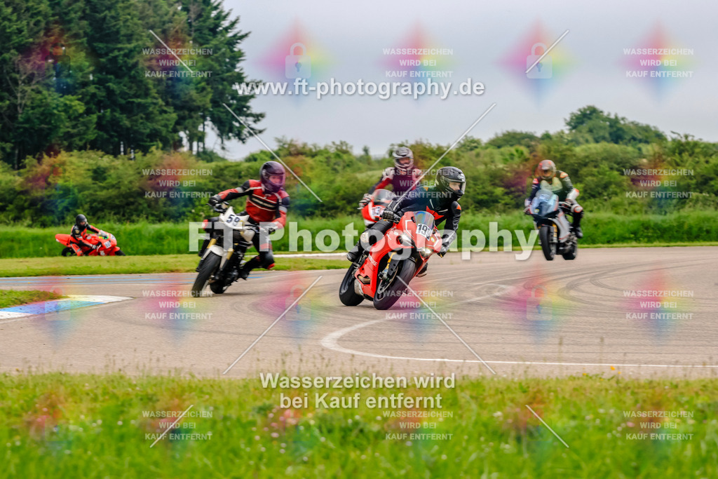 MotoTeam-7967 | Hier findet Ihr Bilder von Touristenfahrten auf der Nürburgring Nordschleife oder von anderen Veranstaltungen die ich besucht habe. Viel Spass beim Durch Schauen 