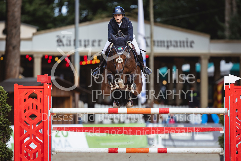 240915_OWLCh_MT-430 | Deine schönsten Turniermomente als professionelle Fotos! Entdecke hochwertige Pferdesport-Fotografie im Online-Shop. Jetzt Fotos finden & bestellen!