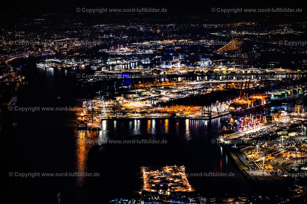 Hamburg_Burchardkai_CTB_HHLA_Nachtaufnahme_ELS_5985060325 | HAMBURG 06.03.2025 Nacht- Lichter und Beleuchtung HHLA Logistics Container Terminal Burchardkai im Hamburger Hafen in Hamburg. Weiterführende Informationen bei: EUROGATE GmbH & Co. KGaA, KG,  HPA Hamburg Port Authority,  Hamburger Hafen und Logistik Aktiengesellschaft. // Night lighting hHLA Logistics Container Terminal Burchardkai in the Port of Hamburg harbor in Hamburg in Germany. Further information at: EUROGATE GmbH & Co. KGaA, KG,  HPA Hamburg Port Authority,  Hamburger Hafen und Logistik Aktiengesellschaft. Foto: Martin Elsen