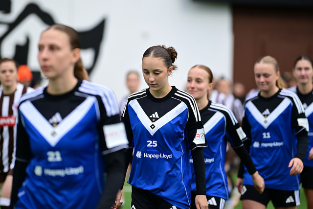 Fußball I Frauen I Saison 2025-2026 I Regionalliga Nord I 10. Spieltag I FC St. Pauli - Hamburger SV U20 I 13883 | Der Sportfotograf. - Realisiert mit Pictrs.com