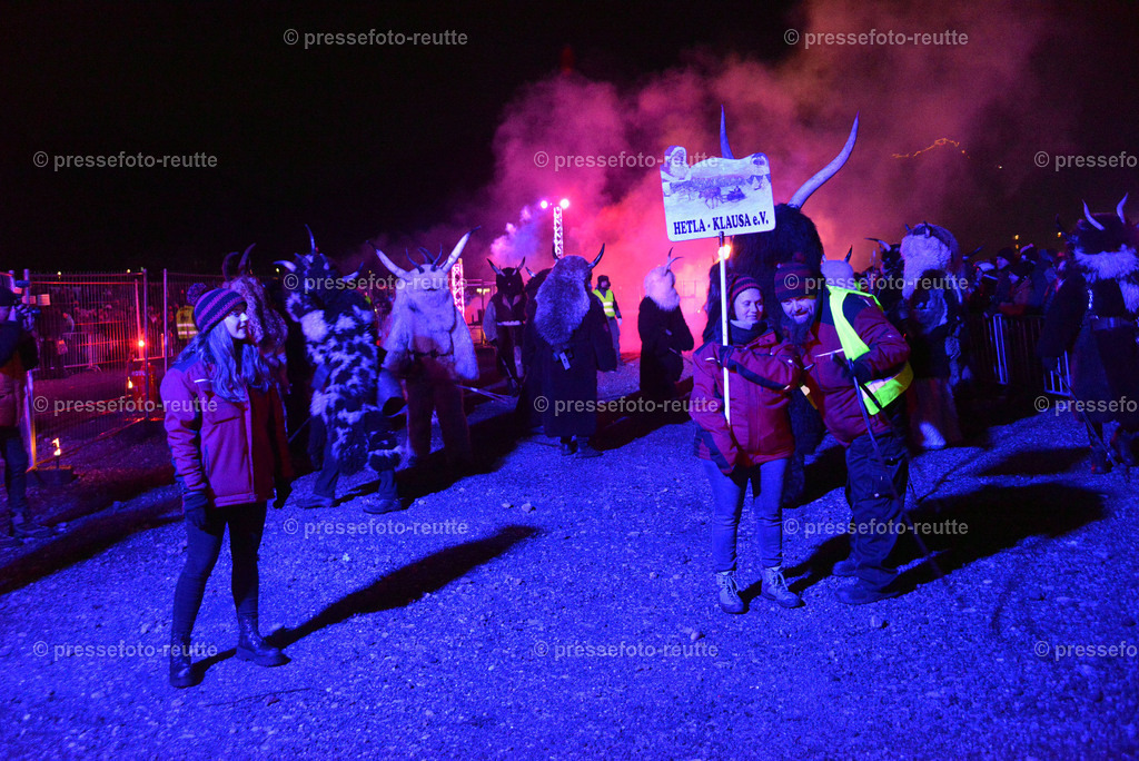 news-2022-Dez03-Krampusumzug-Reutte-WTV_5839 | Info aus dem Bezirk Reutte/Ausserfern Tirol sowie eine umfangreiche Bilddatenbank über die gesamte Region: Lechtal, Talkessel Reutte, Tannheimertal, Zwischentoren. Lech, Plansee, Zugspitze, Grenztunnel, B179, Fernpassstraße, Verkehr, Lawinen, Tradition, - Realisiert mit Pictrs.com